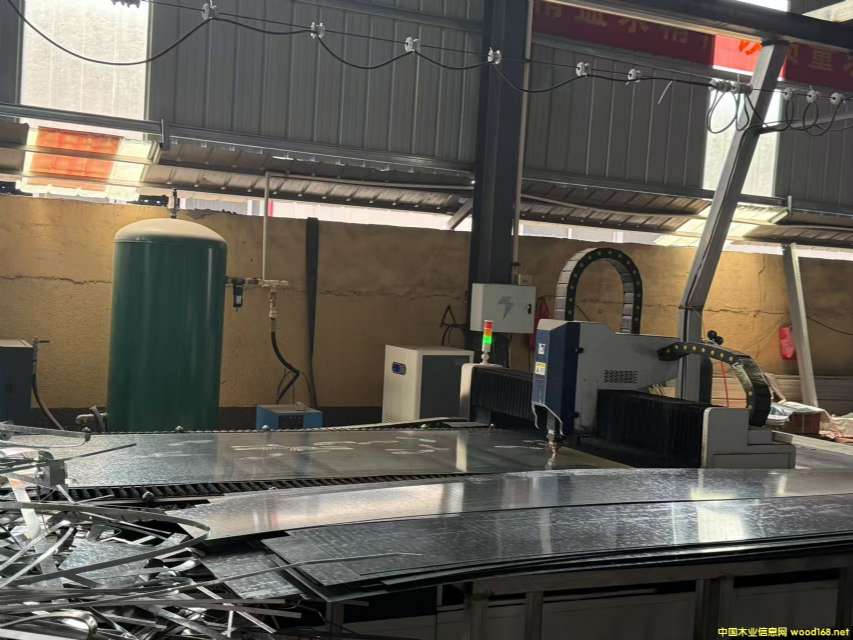 �D�������а�C �c���ɷŴ�