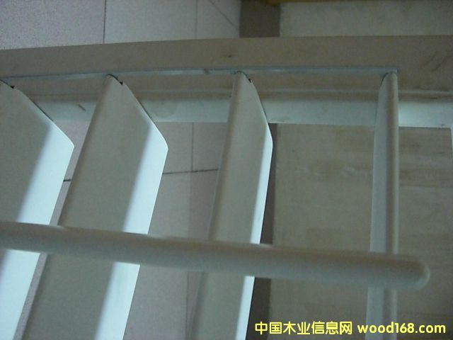 ���U1