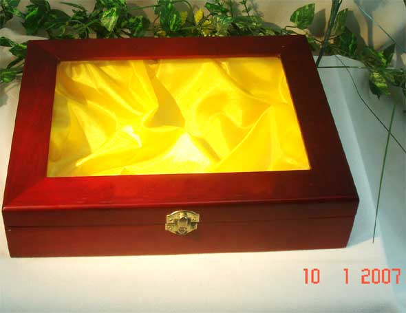 �c���鿴ľ����C�зŴ�DƬ