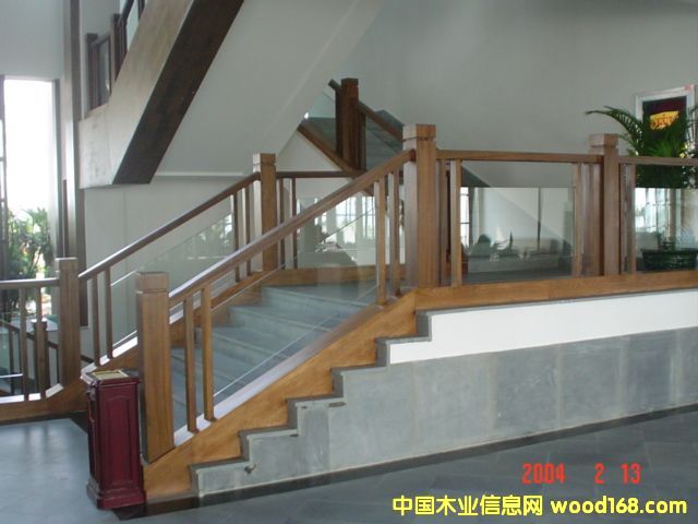 ��ľ���ݷ���