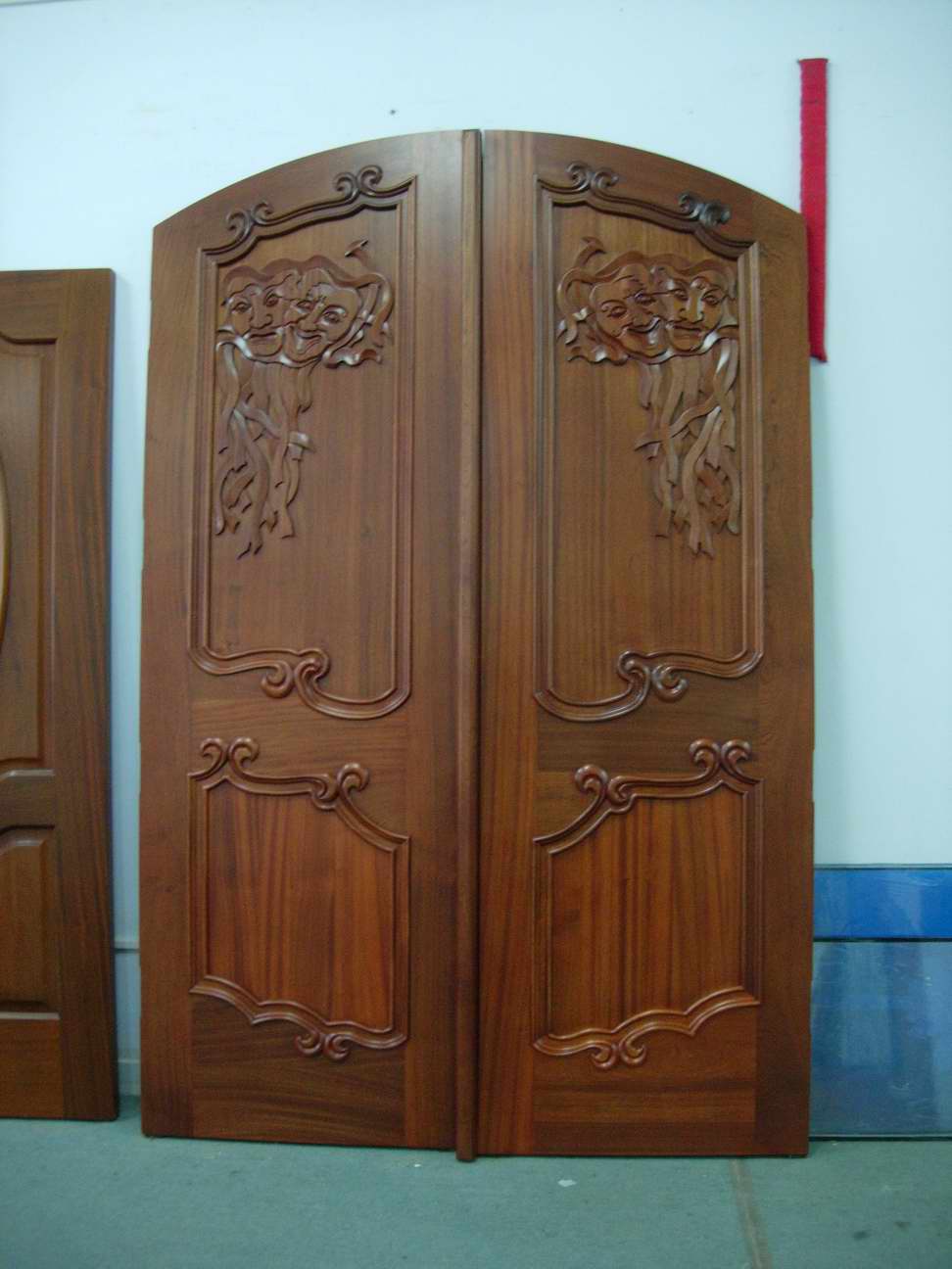 �c���鿴������ľ�T�Ŵ�DƬ