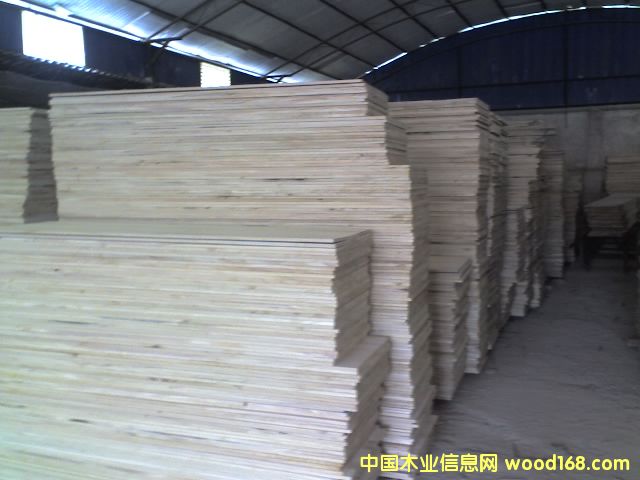 �c���鿴ͩľ�Ҿ߰壬�Tо��Ŵ�DƬ