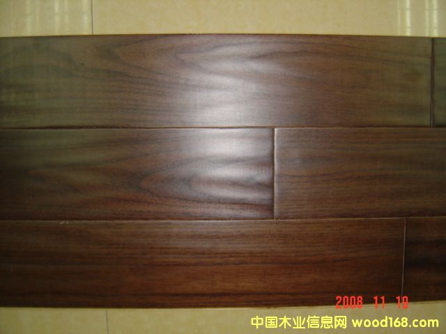 �c(di��n)���鿴�����֌�(sh��)ľ�ذ�Ŵ�DƬ