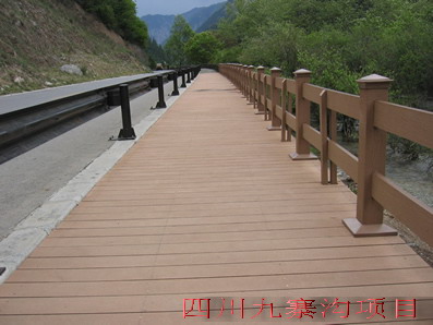 �c���鿴��ľ�ذ�Ŵ�DƬ