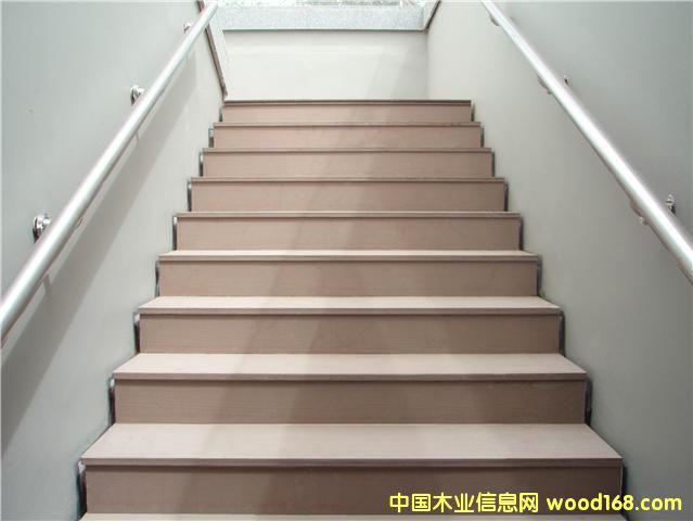 �c���鿴ľ�ܘ��ݷŴ�DƬ