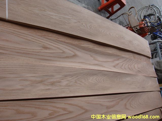 �ں�����ȻľƤ