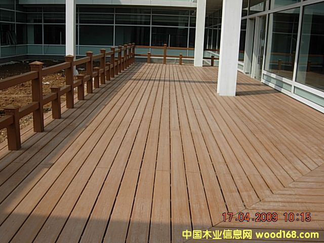 �c���鿴¶�_�ذ�Ŵ�DƬ