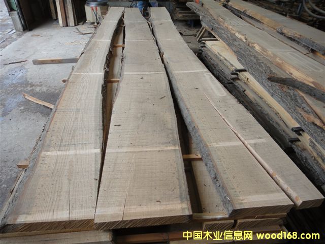 ���t����