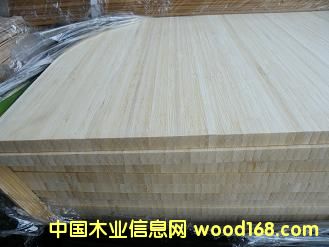 ̼����壬��ɫ���