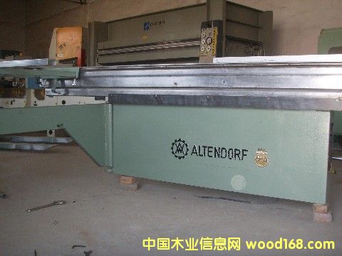 ����������W�Ƕ�3.2�׎��Aб���_�