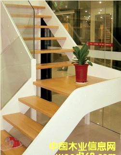 �����ڗU����