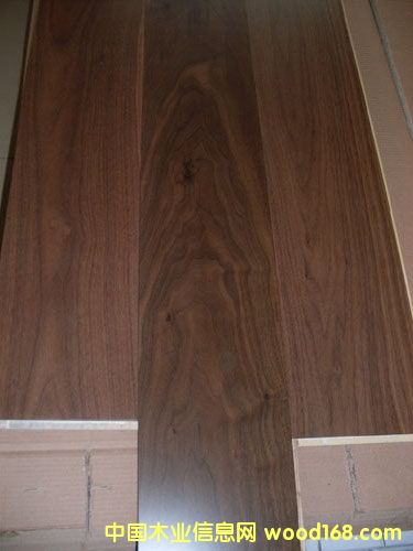 �ں��Ҷ��ӌ�ľ�ͺϵذ��Ԕ����B