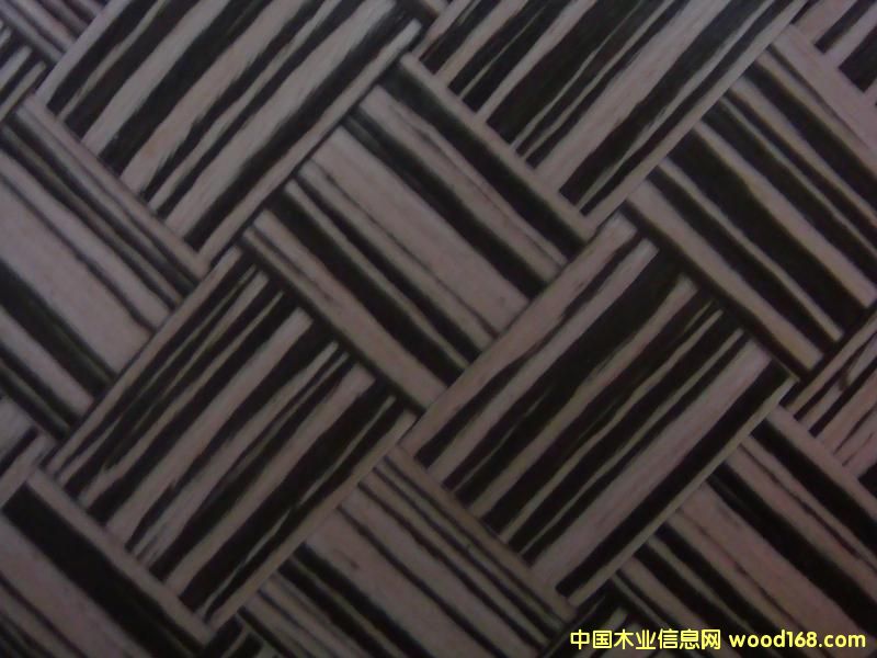 ���R����