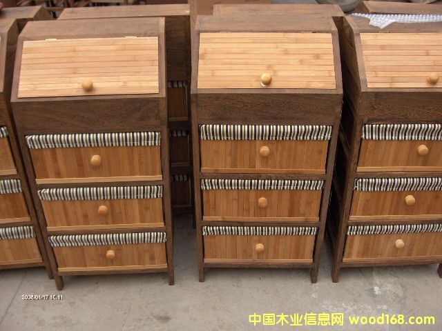 �ӼҾ�Ʒľ��