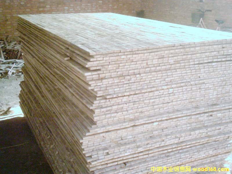 �c���鿴��ɼ��(x��)ľ��о��Ŵ�DƬ