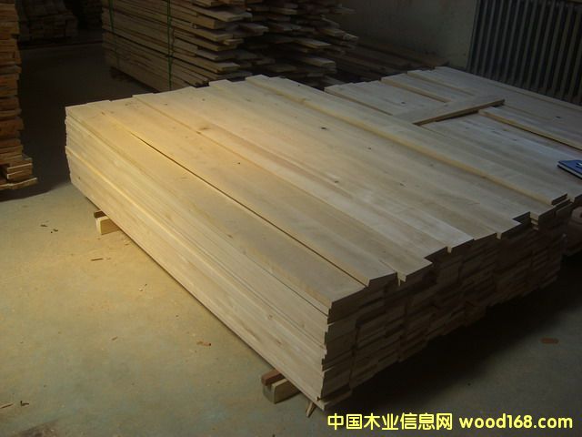 �c���鿴��ľ�ٹ�ķŴ�DƬ
