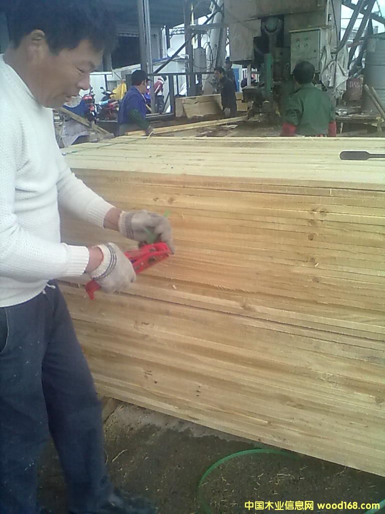 �c���鿴ݗ���ɰ��b���Ŵ�DƬ