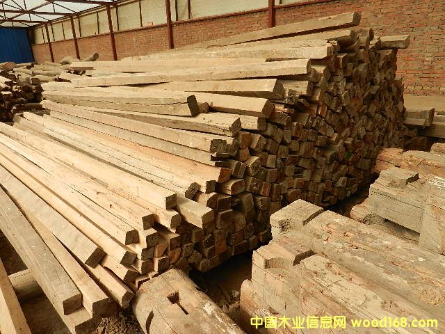 ��ľ����