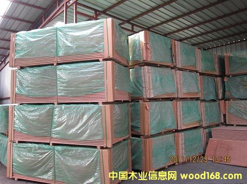 ���b��ľ�ذ��Ԕ����B