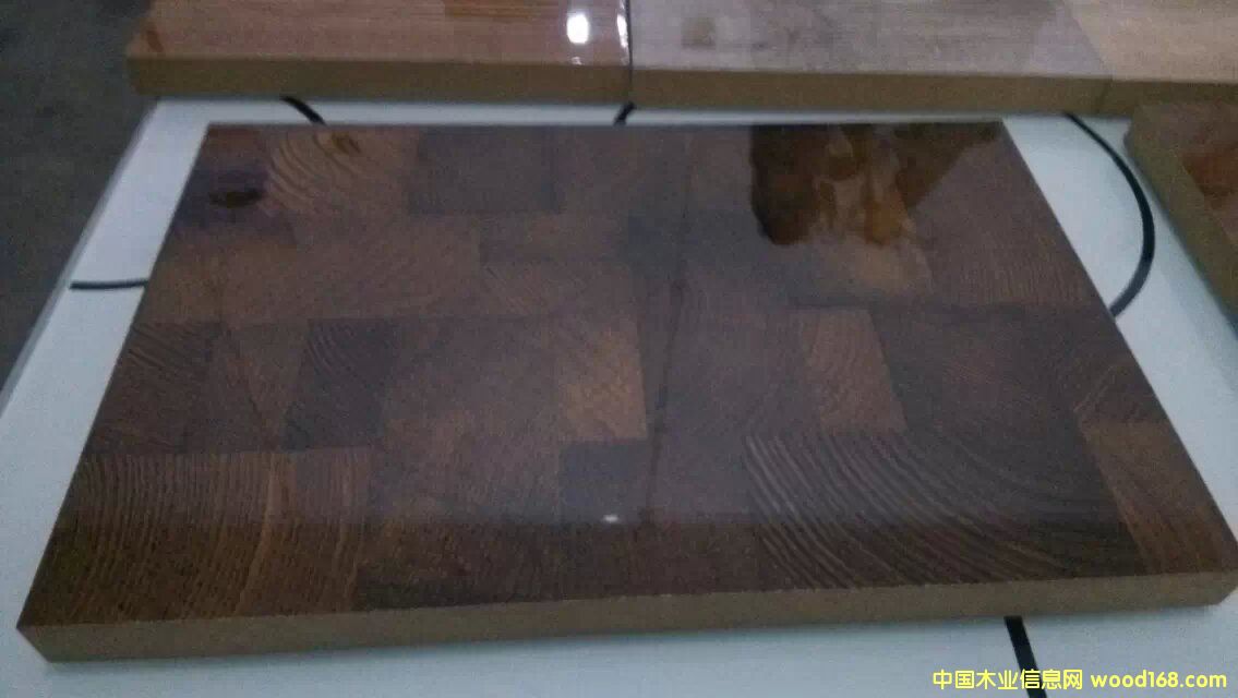 �߹�ɻ���֬���Ԕ����B