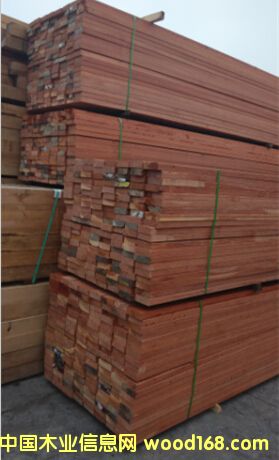 �R���������}��