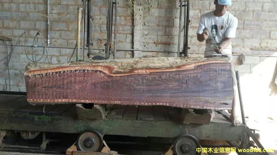 ��~�S̴��Ԕ����B