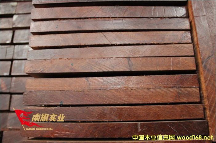 ���}�񹤏S ���}��ľ���