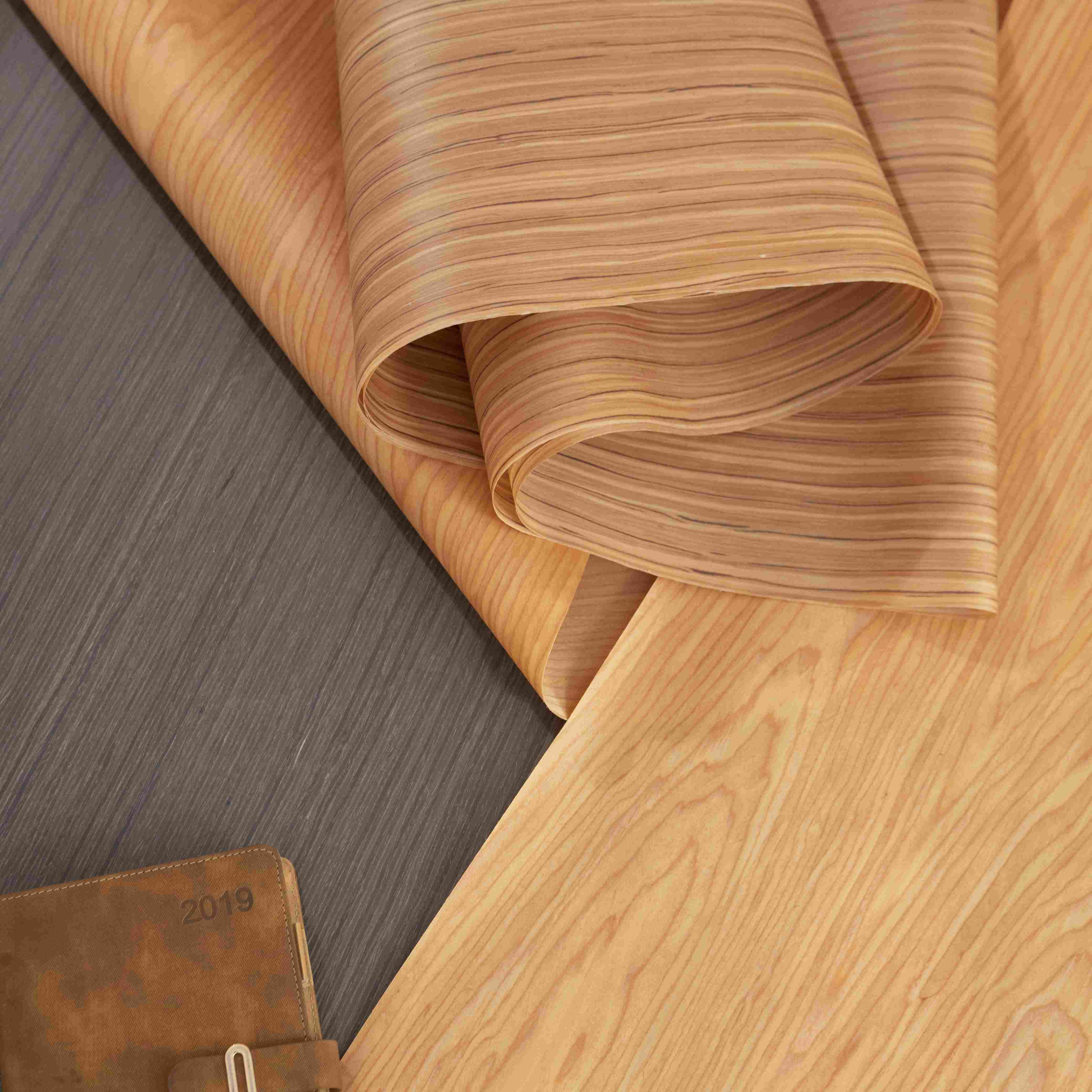 �ұ������Ԯ��ΰ���ľƤ