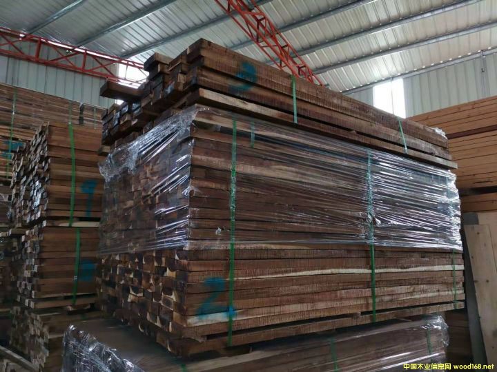 ���~��˼ľ���