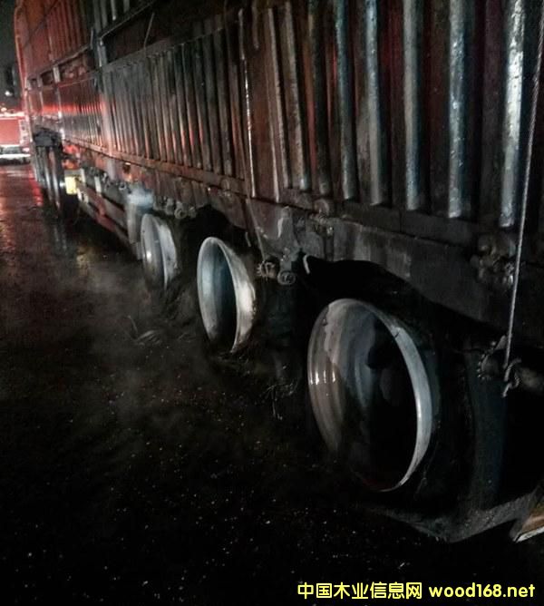 ���܇��ȼ��50�fԪ�M(j��n)��ľ���D(zhu��n)�۳ɻ�̿